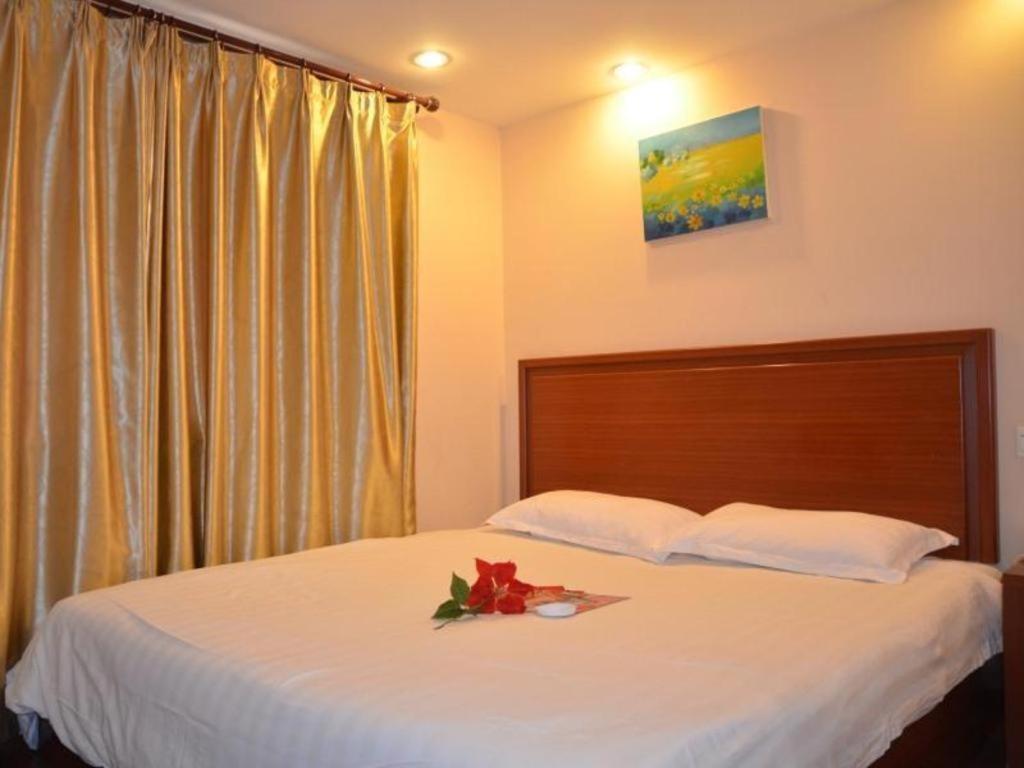 Khách sạn Greentree Xupu Bridge 3*