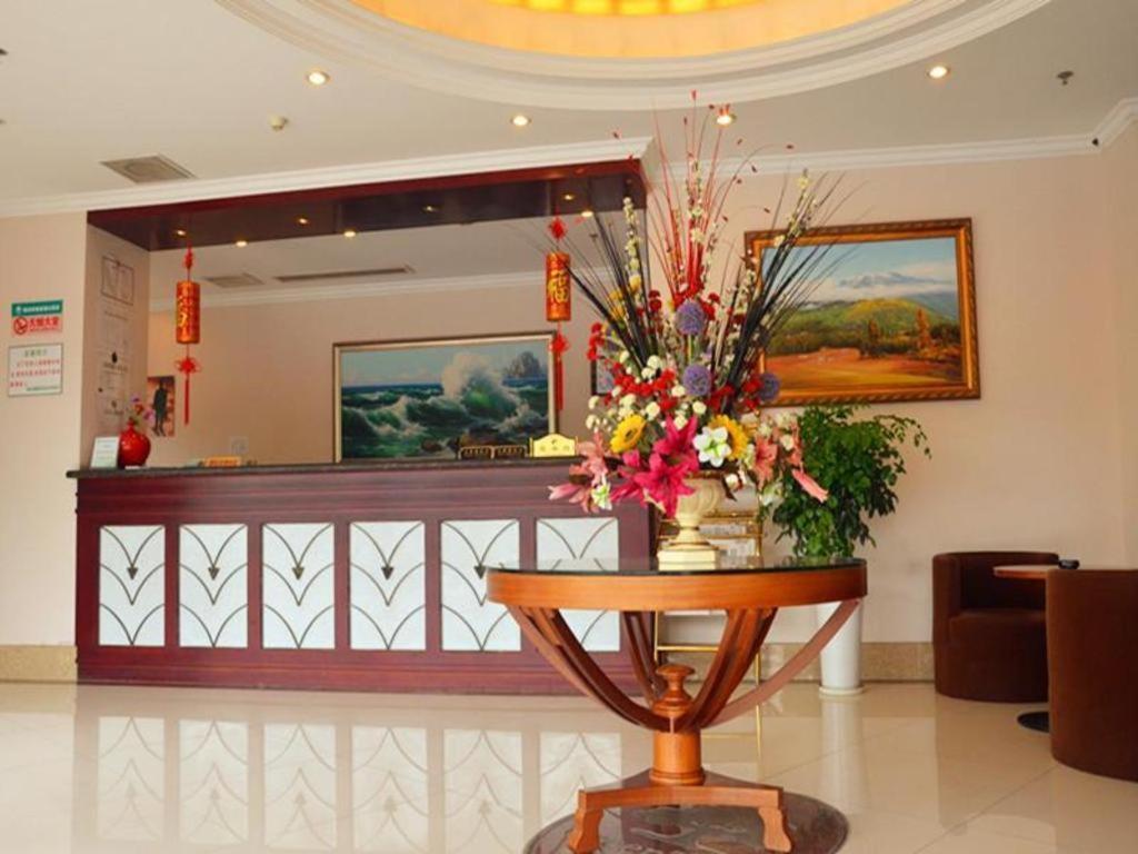 Khách sạn Greentree Xupu Bridge 3*